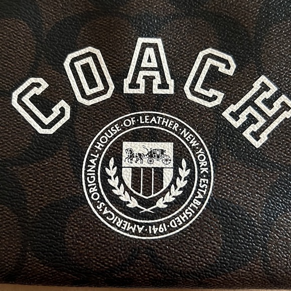 **NWT** Coach Wristlet - Picture 5 of 5